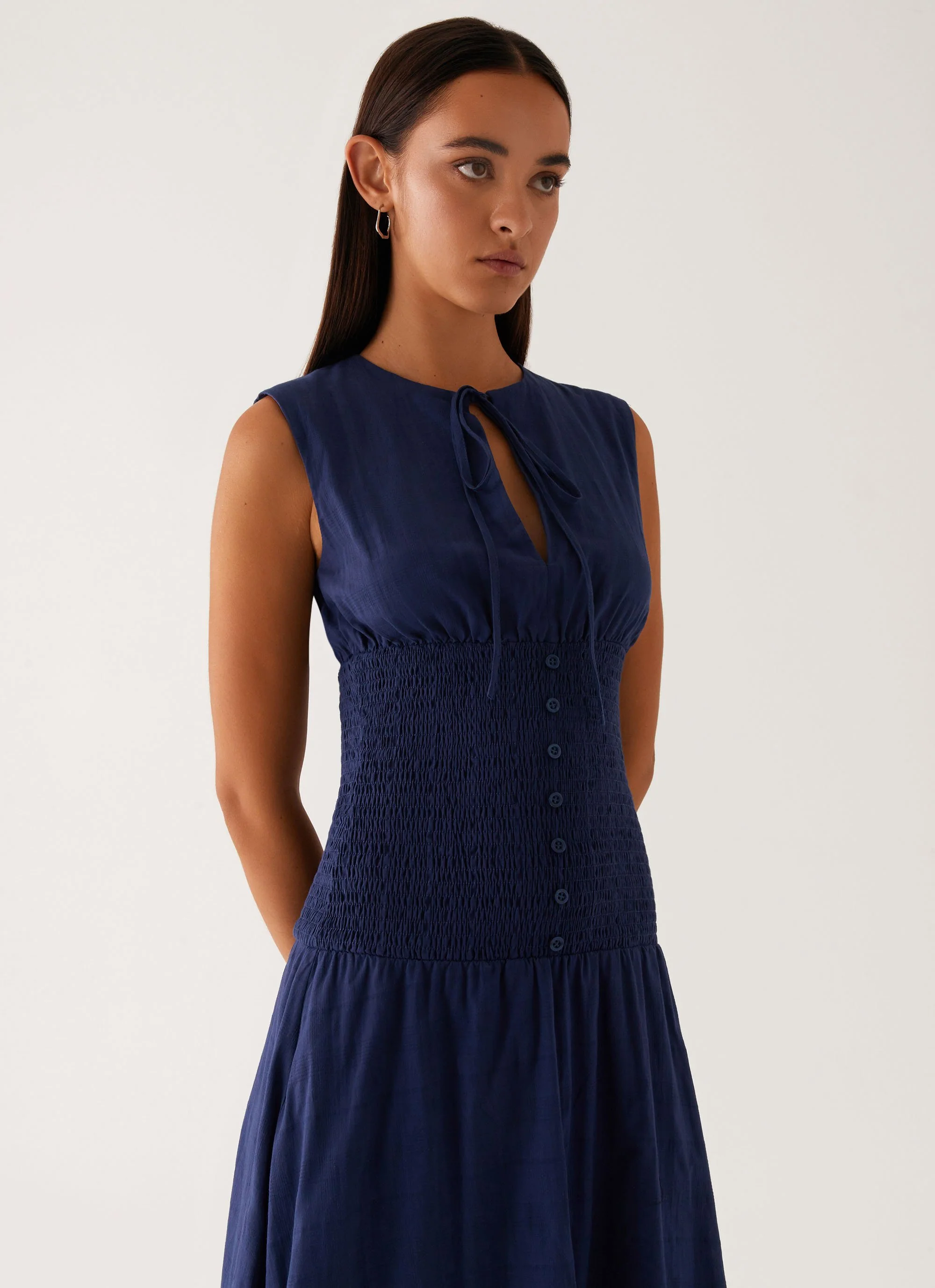 Belle Shirred Waist Midi Dress - Navy - Image 5