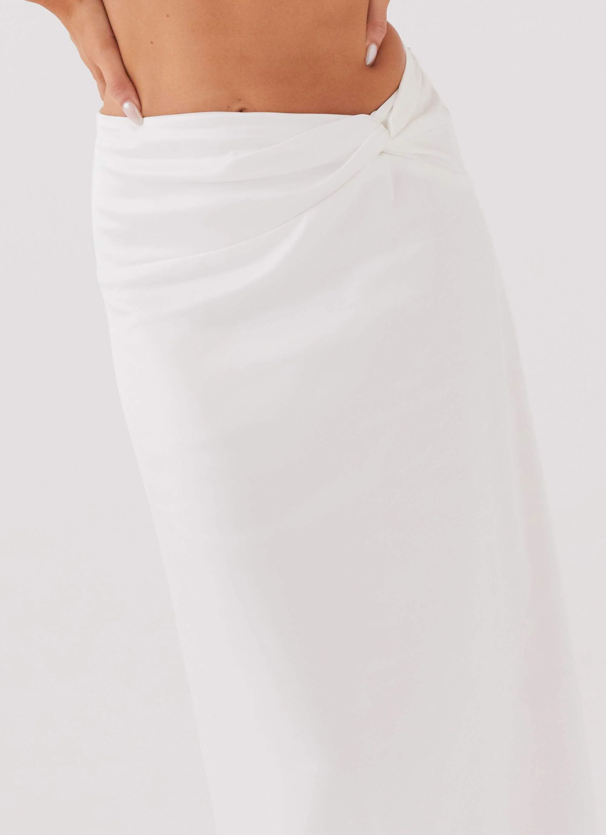 Crescent Light Twist Maxi Skirt - Ivory - Image 6