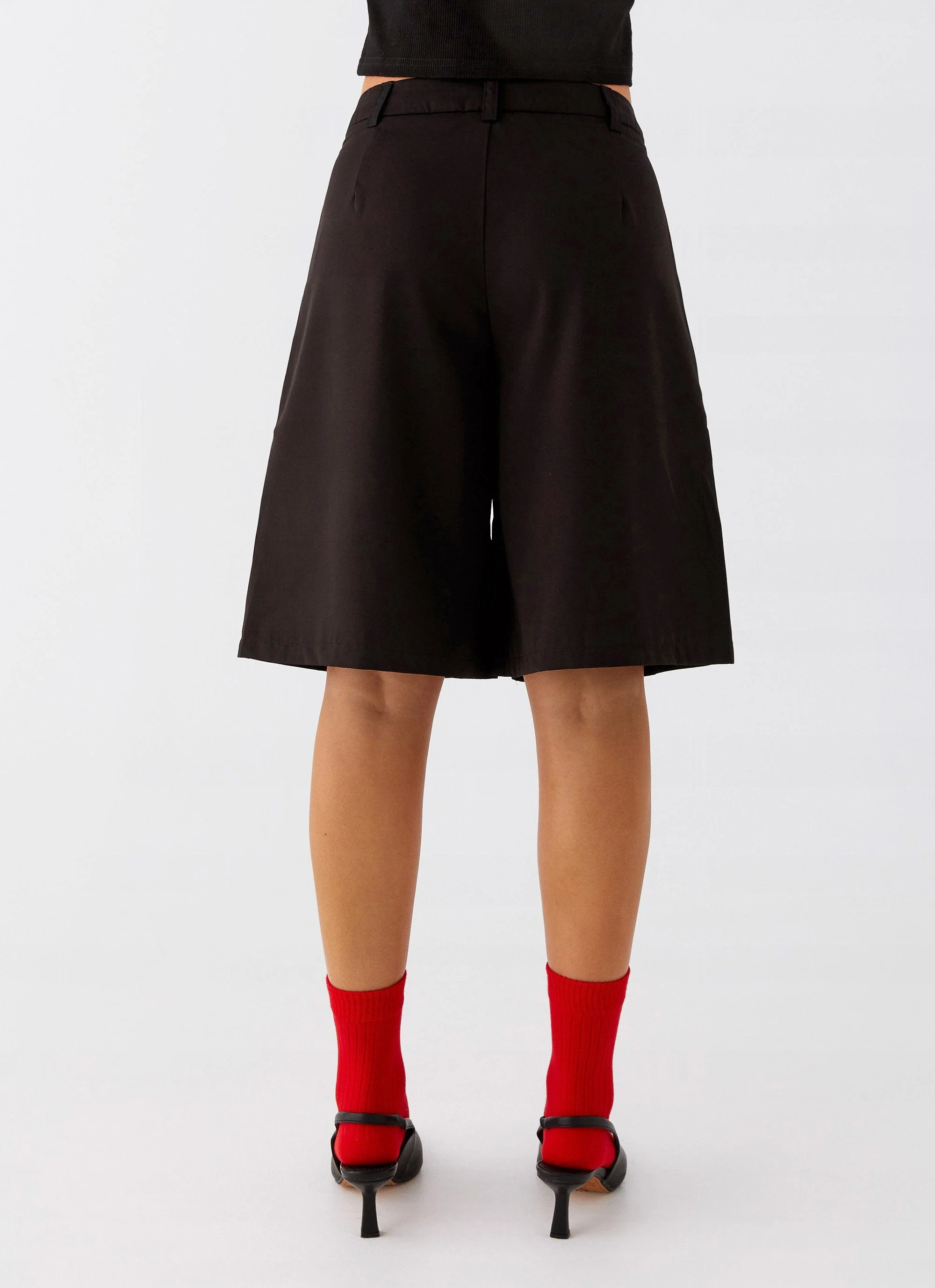 Jeni Long Tailored Jorts - Black - Image 4