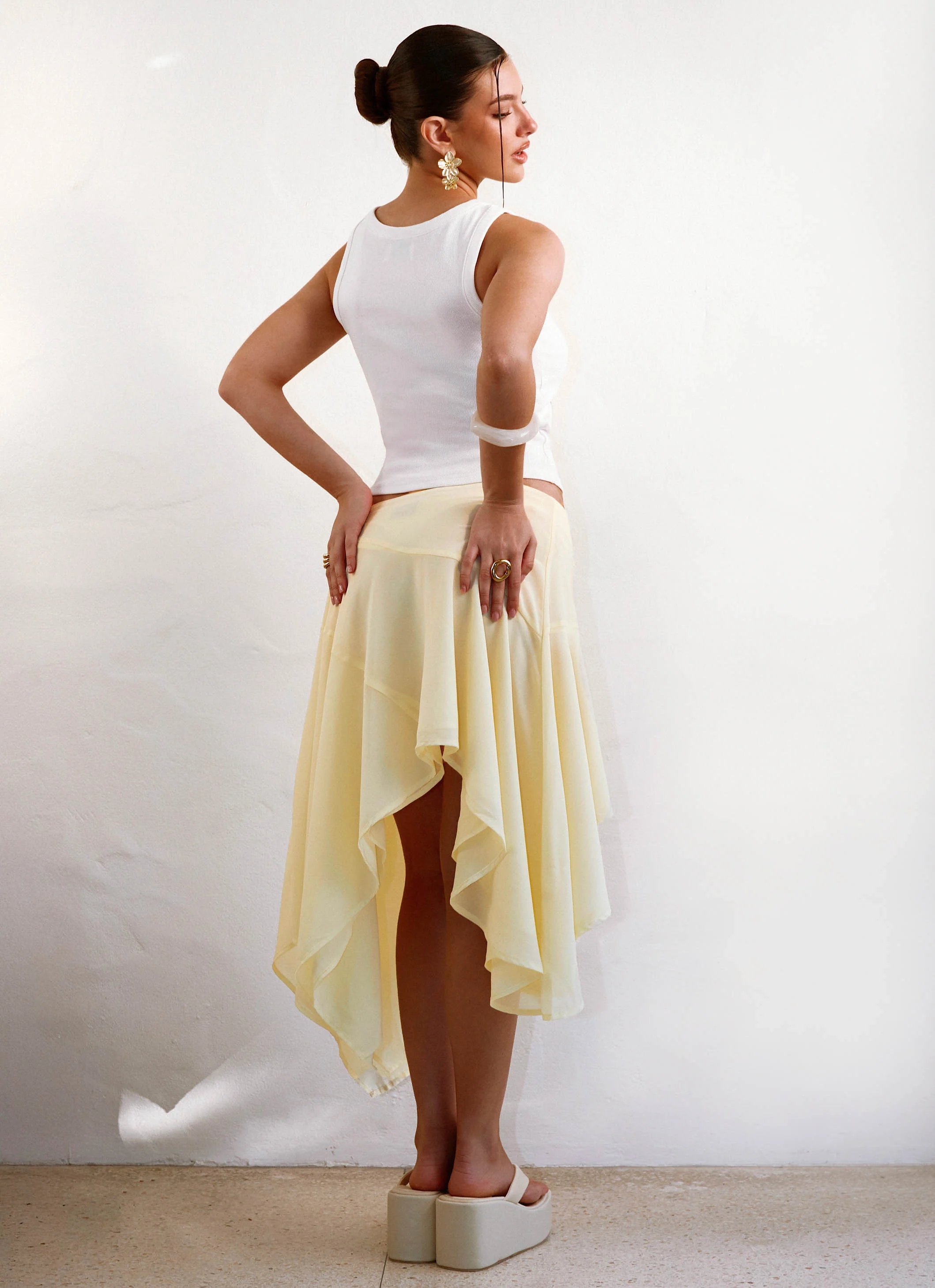 Kia Low Rise Asymmetrical Midi Skirt - Yellow - Image 3