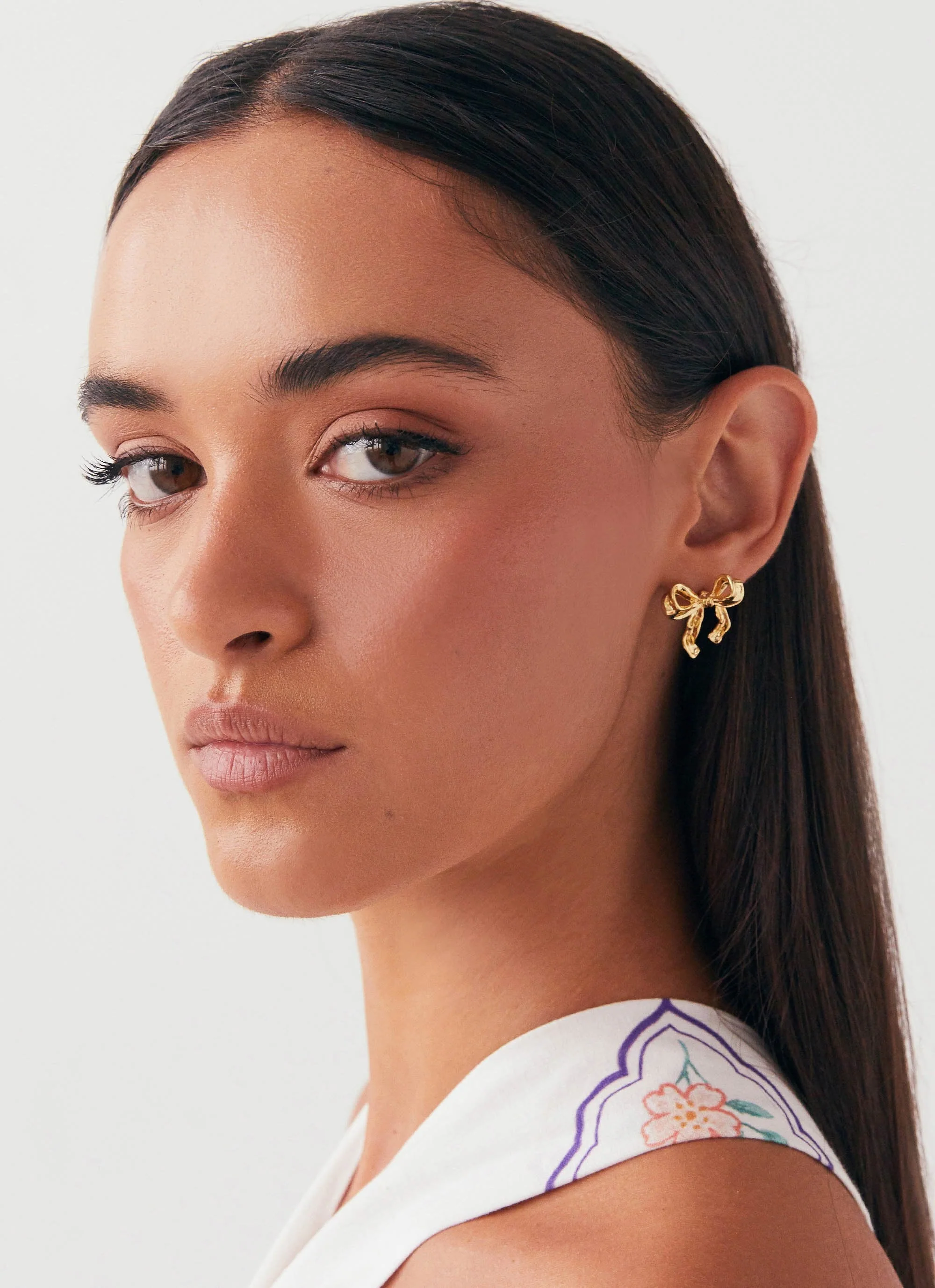 Kindra Mini Bow Earring - Gold - Image 2