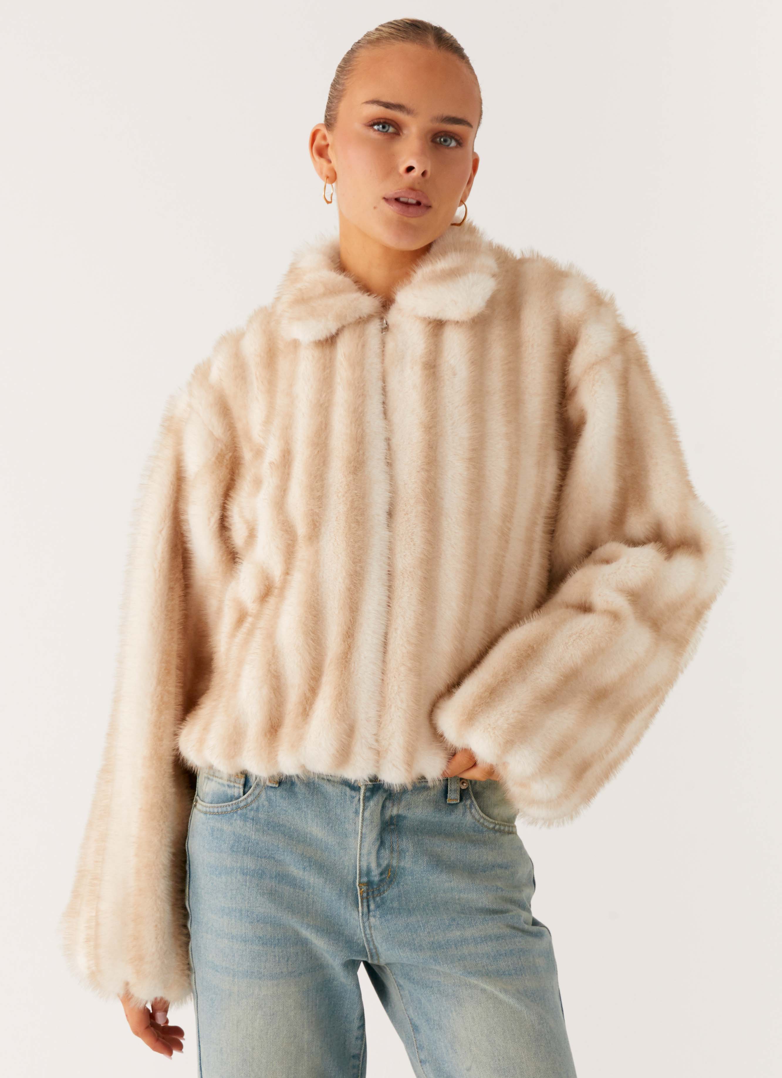 Naylor Faux Fur Jacket - Blonde - Image 9