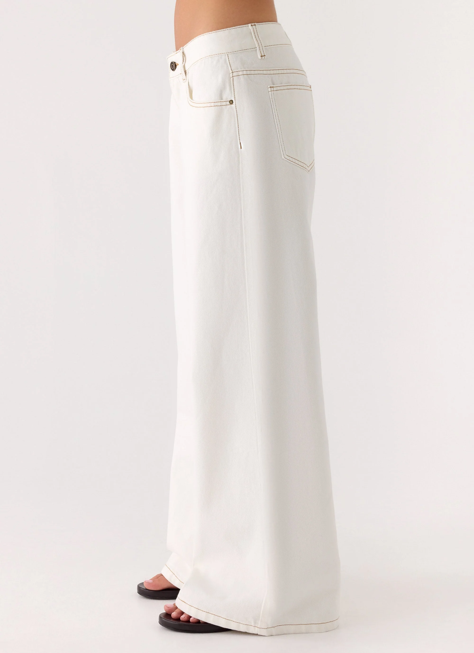 Neo Low Rise Wide Leg Denim Jeans - Ivory - Image 3