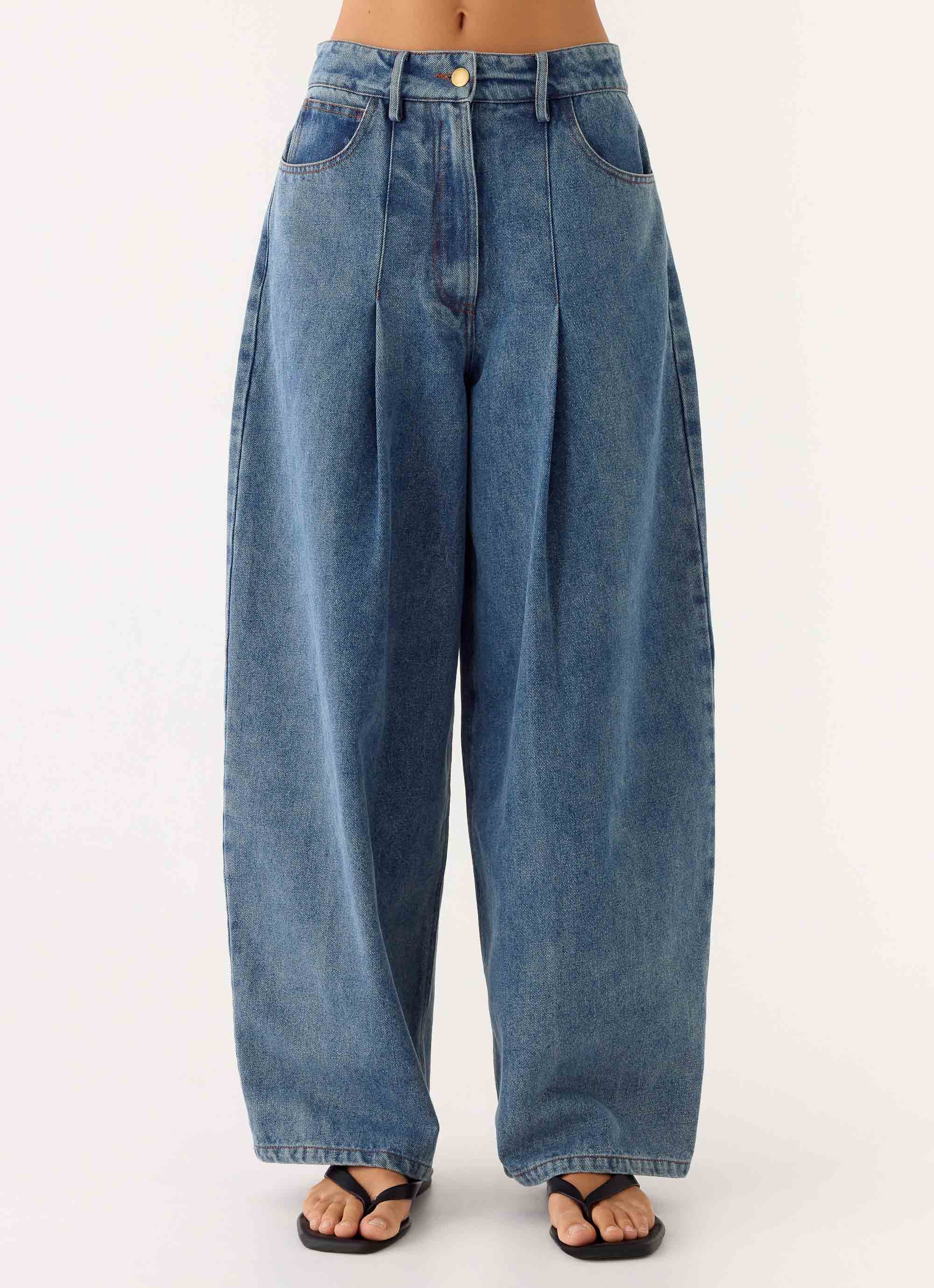 Zayn Pleated Denim Jeans - Light Wash Blue - Image 2