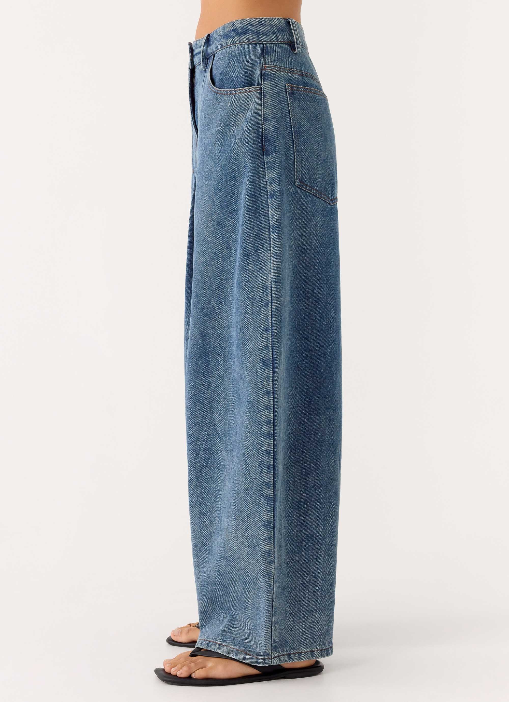 Zayn Pleated Denim Jeans - Light Wash Blue - Image 3